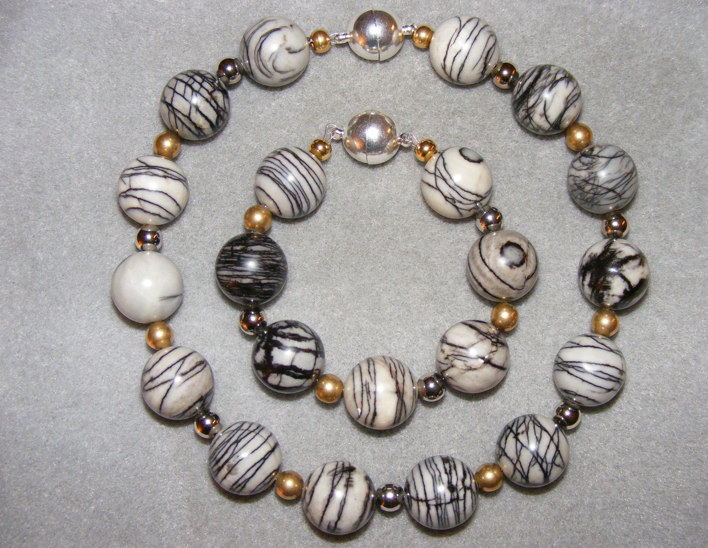 Halskette und Armband (Set), 20 mm Kugeln Landschaftsjaspis, bicolor