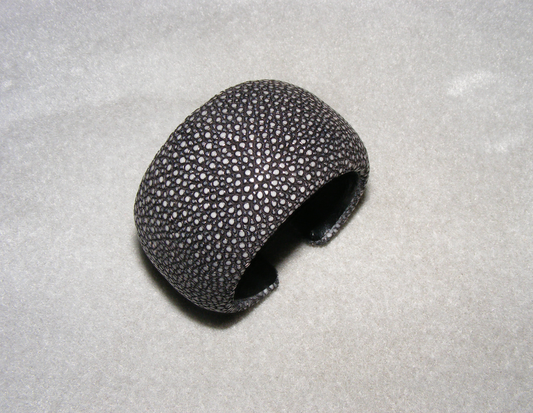 Rochenleder-Armspange, 40 mm, schwarz