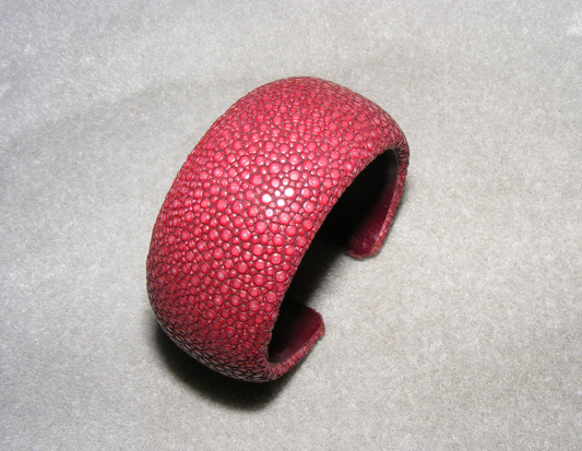Rochenleder-Armspange, 30 mm, bordeaux