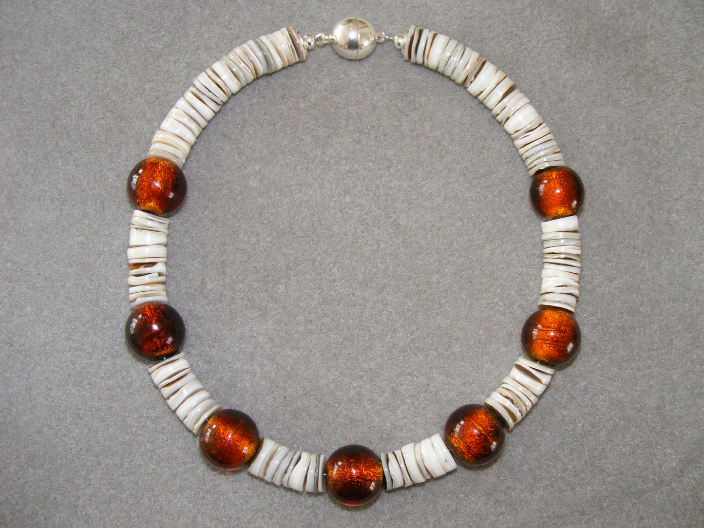 Halskette, Karibik-Shell, weiß mit 20 mm Silverfoil-Murano-Glaskugeln
